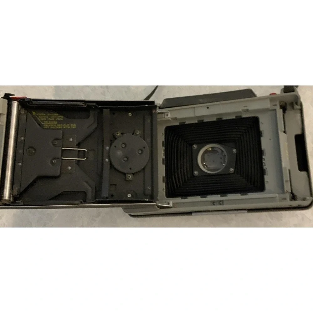 Vtg 1970s Polaroid 440 Folding Automatic Land Camera Untested with Strap!